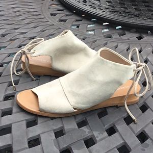 Kenneth Cole suede shootie size 8.5